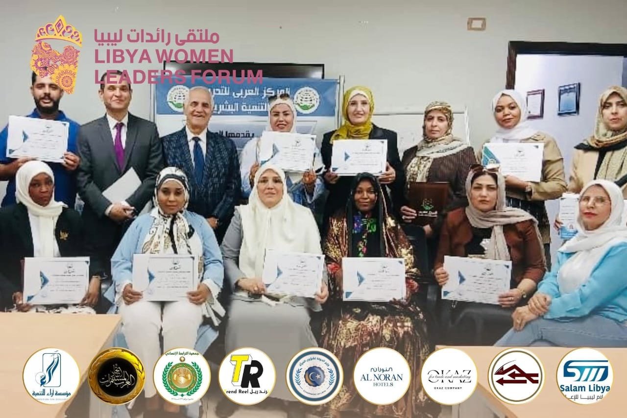 حاصل على شهادات تقدير في كلا من: